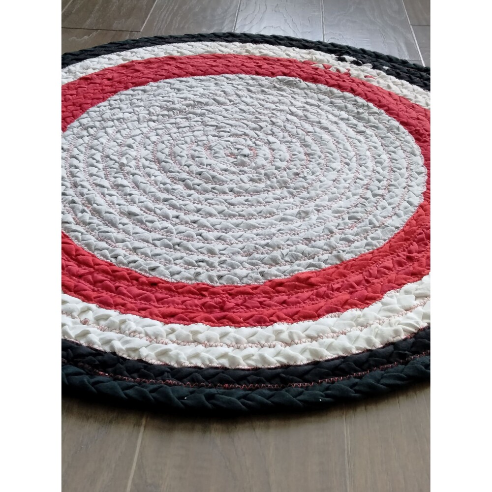 Bullseye Braided Rug Round 32-inch Black White Red Gray - Picture 2 of 6